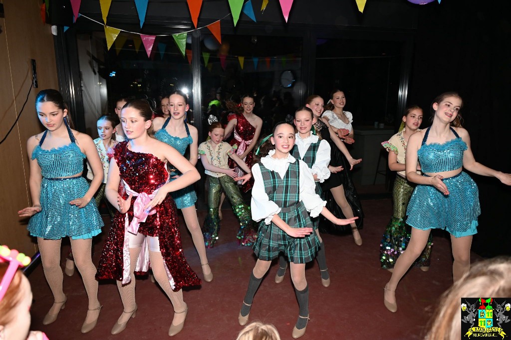 ../Images/Jeugddisco Glow in the Dark 072.jpg